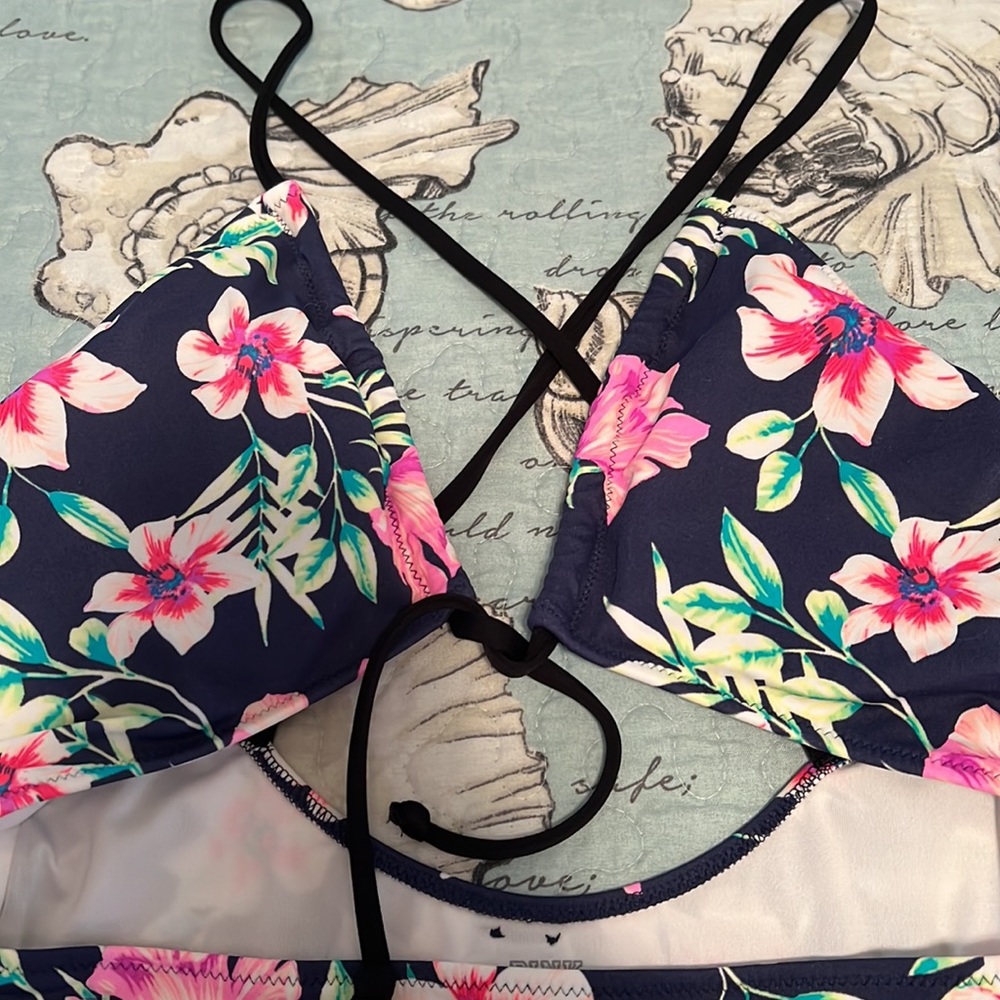NWOT PINK Sexy Floral One Piece Swimsuit 🩱 - Picture 3 of 9
